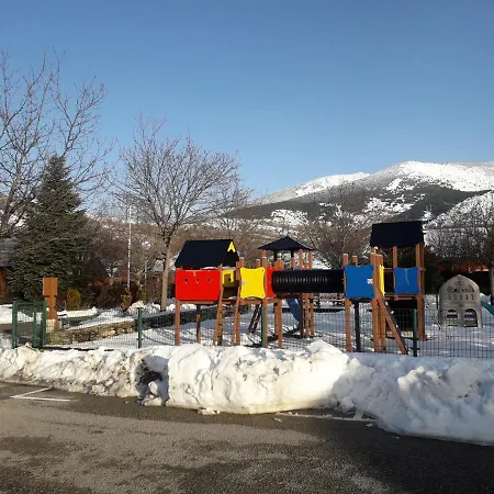 Prl Le Vedrignans 营地 4*