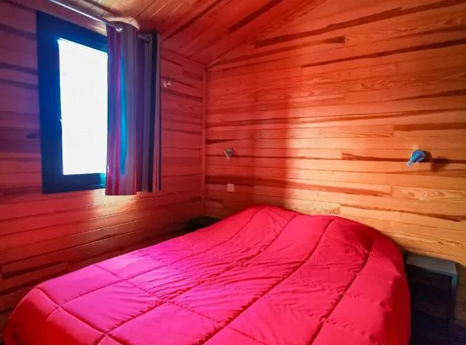 Prl Le Vedrignans Κάμπινγκ