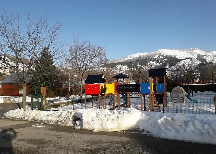 Prl Le Vedrignans Κάμπινγκ 4*